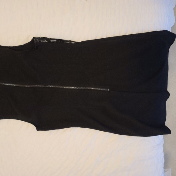FOREVER21 BLACK DRESS - Picture 3 of 5